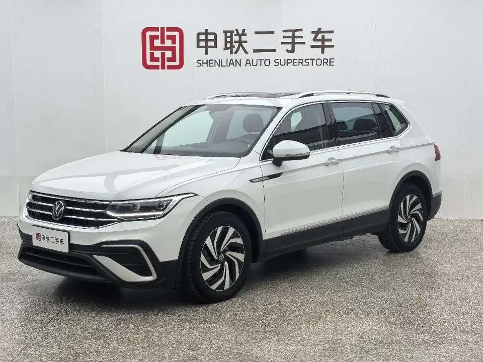 Volkswagen Tiguan L Tiguan L 2024 300TSI 2WD Smart Edition 2023 — photo 1, buy with delivery to Moscow