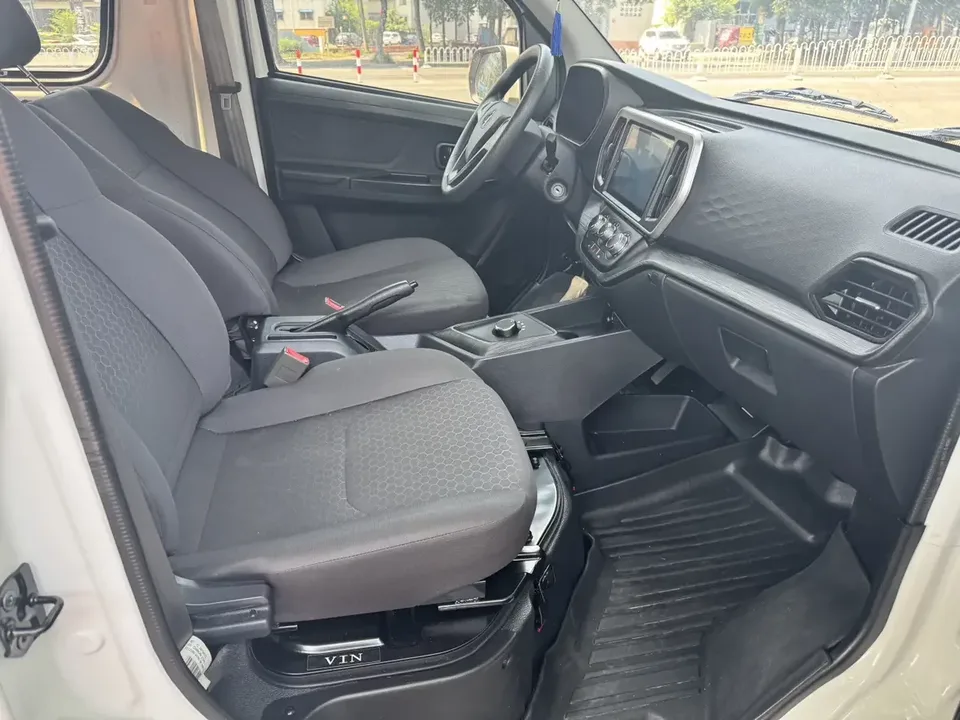 Changan Kaicene Ruixing EM80 Ruixing EM80 2025 Passenger version Comfort 6 seats 300km double door 70kW 2025 — thumbnail 3
