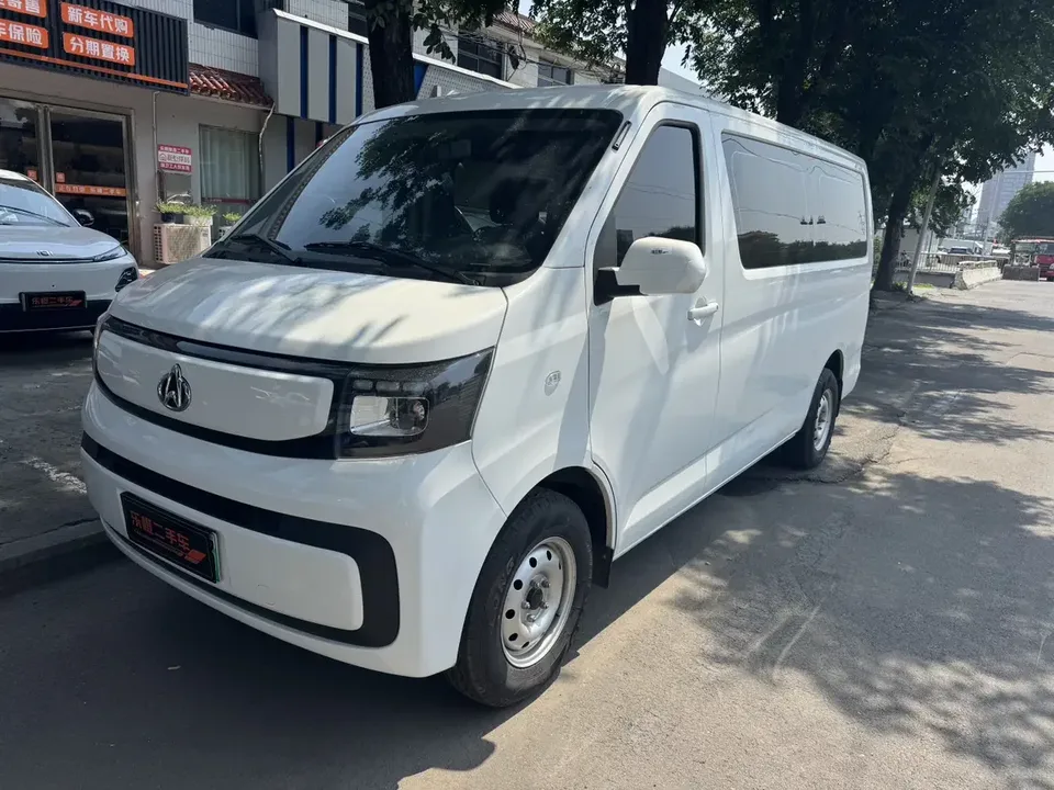 Changan Kaicene Ruixing EM80 Ruixing EM80 2025 Passenger version Comfort 6 seats 300km double door 70kW 2025 — photo 1, buy with delivery to Moscow