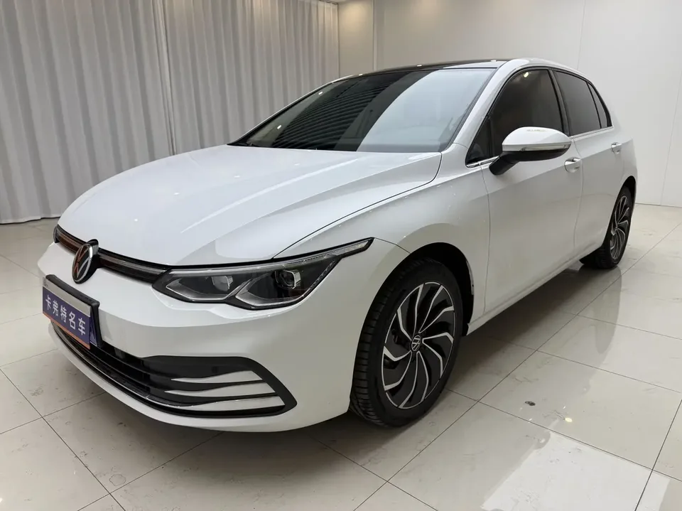 Volkswagen Golf golf 2021 280TSI DSG Pro 2022 — photo 1, buy with delivery to Moscow
