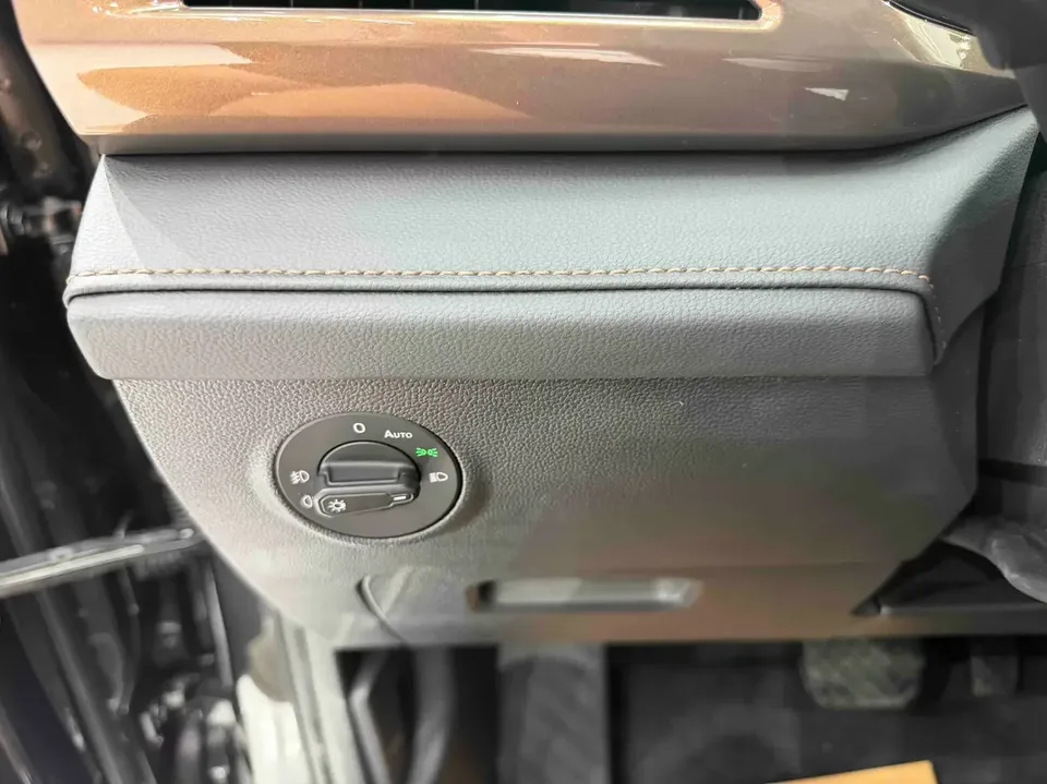 Volkswagen Tharu tuyue 2022 280TSI 2WD Deluxe Edition 2022 — thumbnail 5