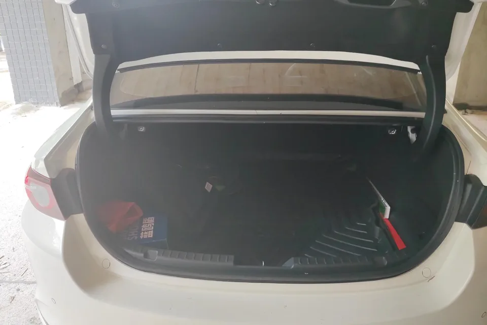 Mazda Axela Mazda3 Angkesela 2023 2.0L Automatic Premium Edition 2024 — thumbnail 5