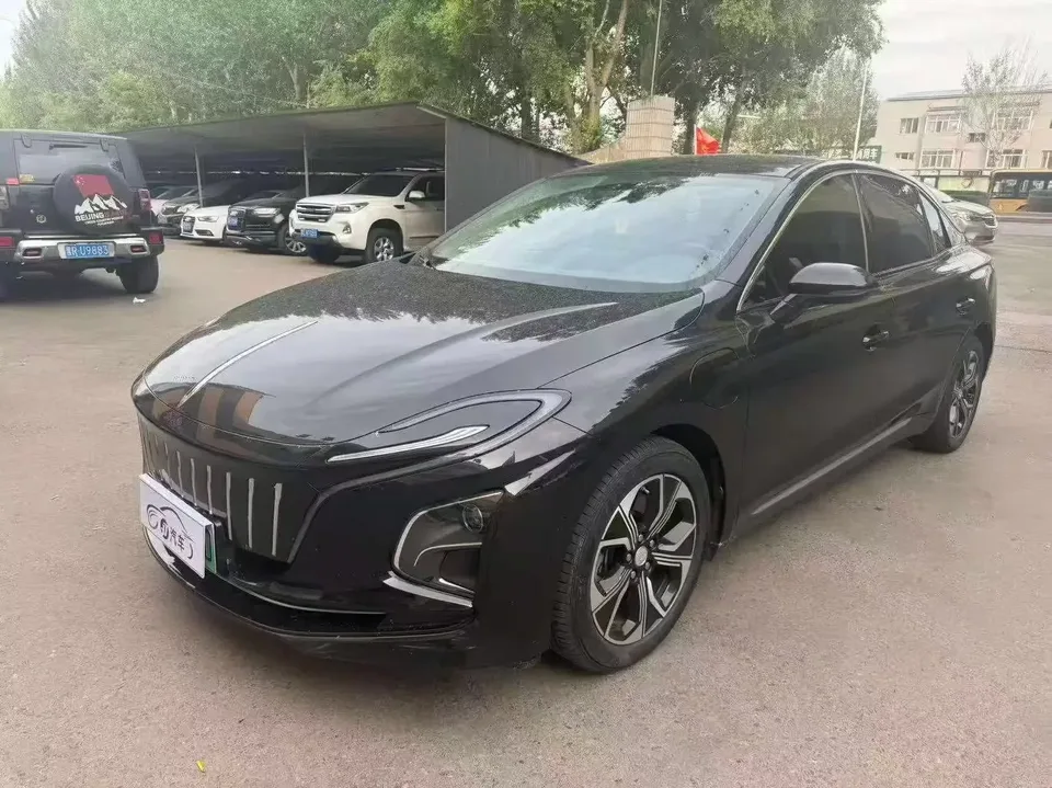 Hongqi E-QM5 Hongqi E-QM5 2022 Charging 431km LeXiang Edition 5-seater 2023 — photo 1, buy with delivery to Moscow