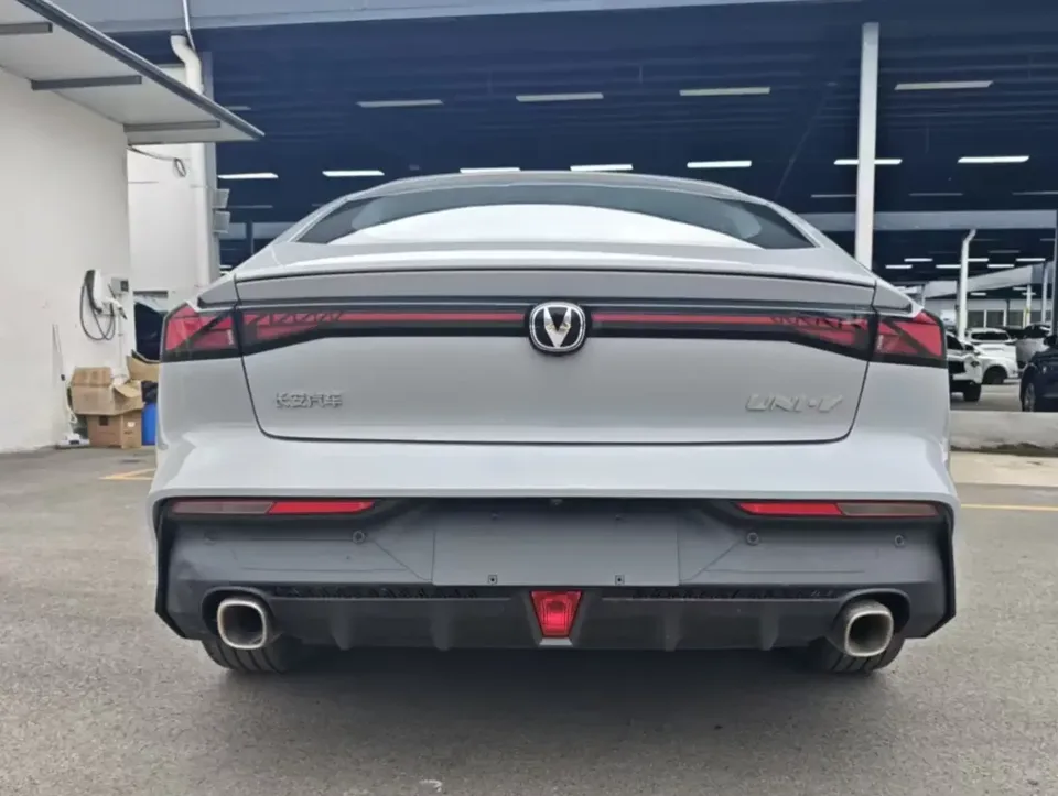 Changan UNI-V Changan UNI-V 2024 1.5T Premium 2024 — thumbnail 2