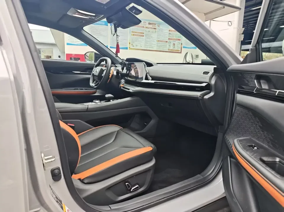 Changan UNI-V Changan UNI-V 2024 1.5T Premium 2024 — thumbnail 3
