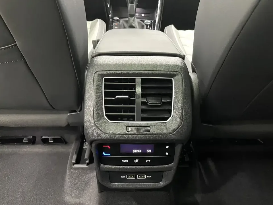 Volkswagen Tayron Tanyue 2023 280TSI 2WD Luxury Plus Advanced Edition 2023 — миниатюра 3