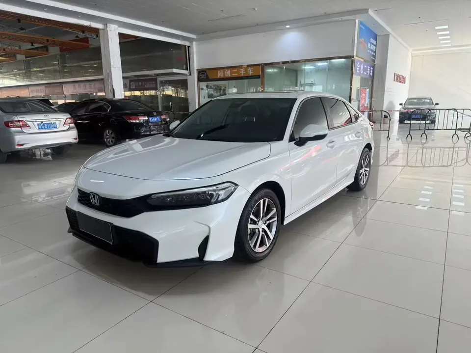 Honda CIVIC Civic 2025 240TURBO CVT Zhiqu Plus 2025 — photo 1, buy with delivery to Moscow