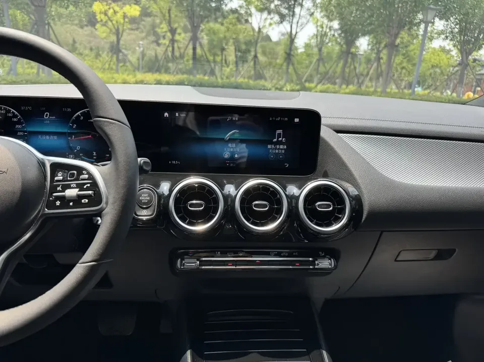 Mercedes-Benz GLA Mercedes-Benz GLA 2022 GLA 180 2022 — thumbnail 3