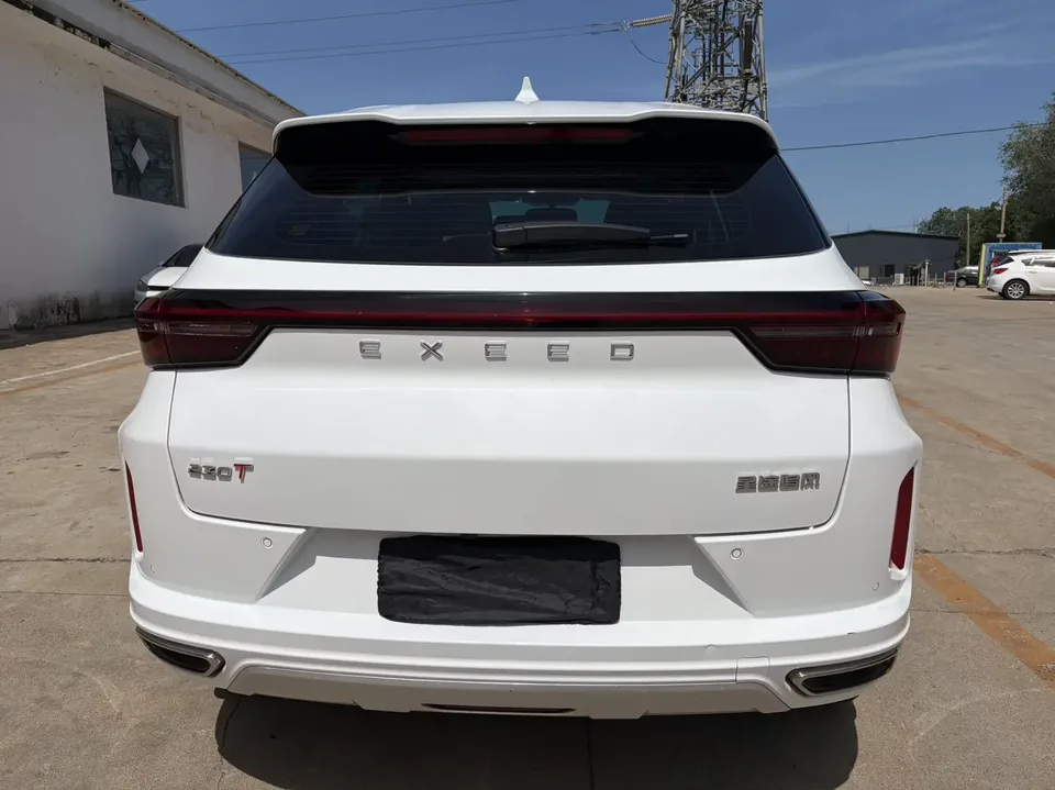 Exeed LX Chasing the stars 2022 Riding the Wind and Waves Edition 1.5T CVT Good Things Peanut Edition 2022 — thumbnail 2