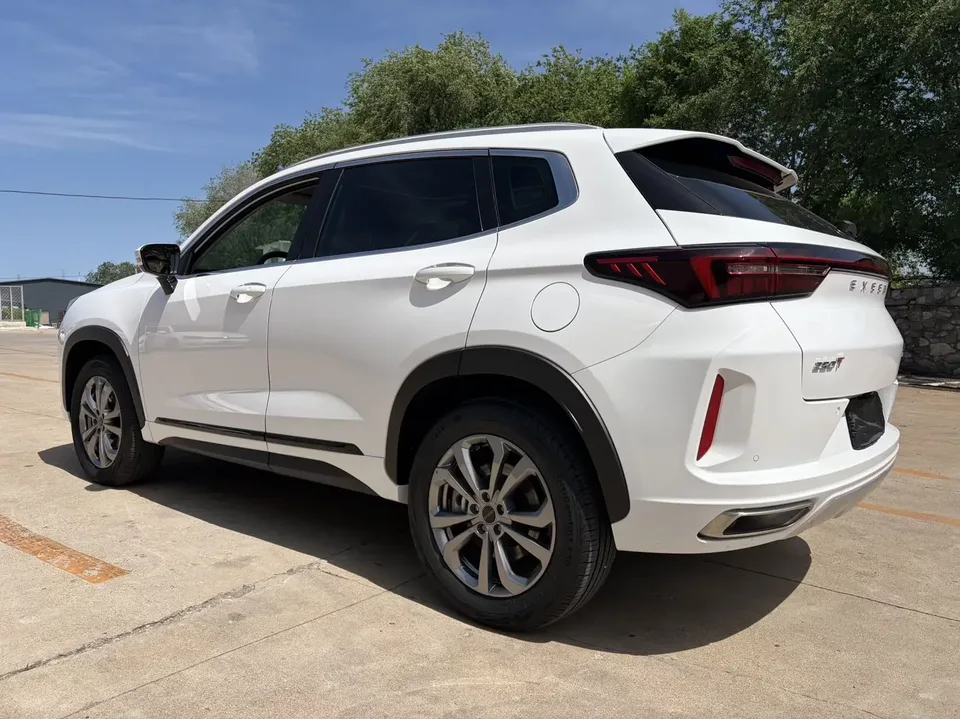 Exeed LX Chasing the stars 2022 Riding the Wind and Waves Edition 1.5T CVT Good Things Peanut Edition 2022 — thumbnail 4