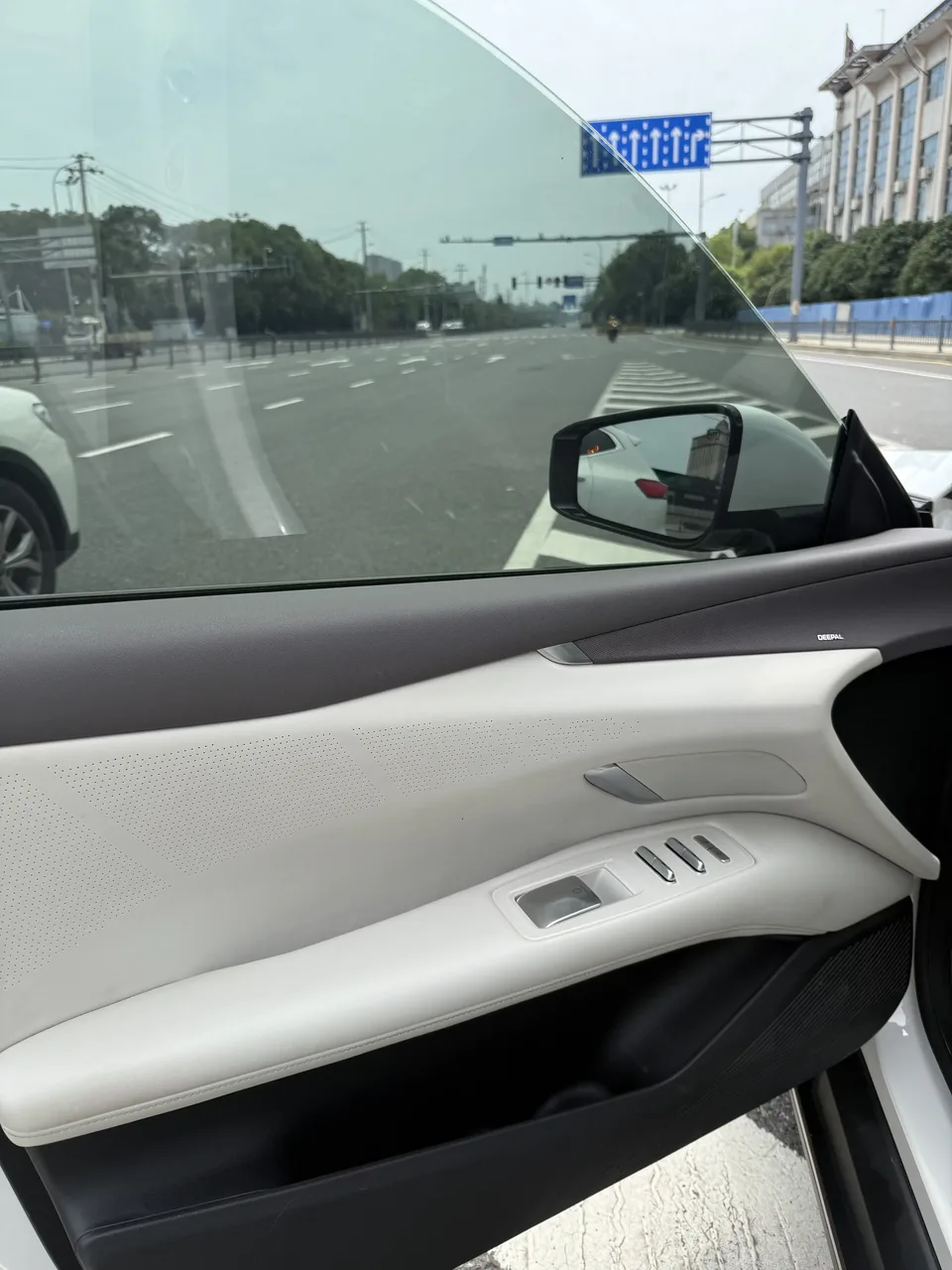 Deepal dark blue L07 Dark blue L07 2025 230Ultra Huawei Qiankun Intelligent Driving ADS SE Edition 2024 — thumbnail 3