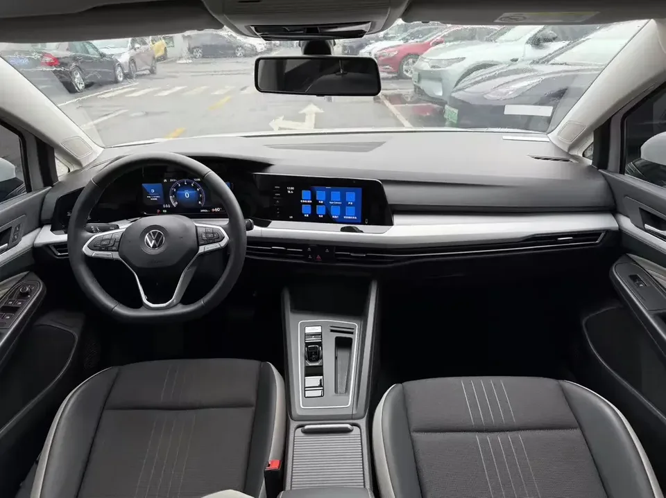 Volkswagen Golf golf 2023 280TSI DSG Pro 2024 — миниатюра 2