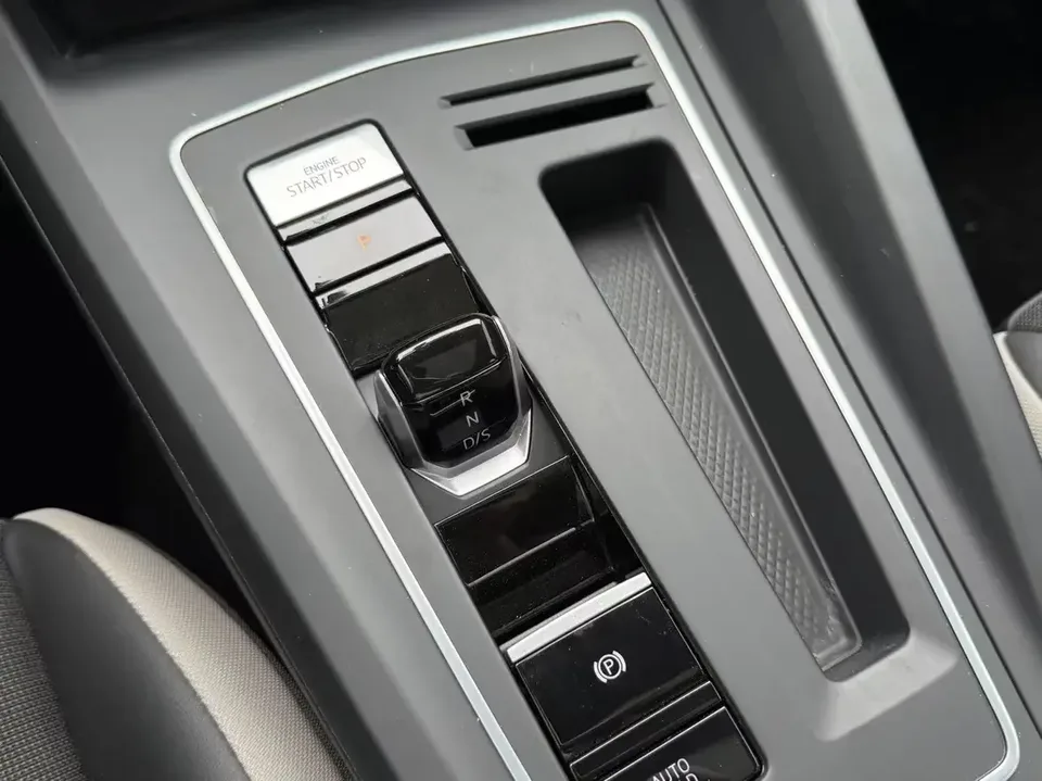Volkswagen Golf golf 2023 280TSI DSG Pro 2024 — миниатюра 5