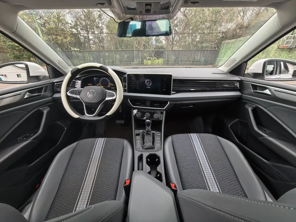 Volkswagen Sagitar Sagitar 2023 200TSI DSG Flying Edition 2022 — thumbnail 4