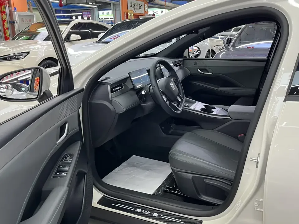 BYD Qin PLUS DM Qin PLUS DM 2026 DM-i 128KM Progressive 2025 — thumbnail 4