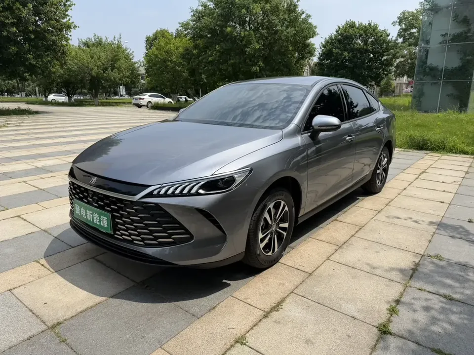 BYD Qin PLUS DM Qin PLUS DM 2025 DM-i 128KM Progressive 2025 — photo 1, buy with delivery to Moscow