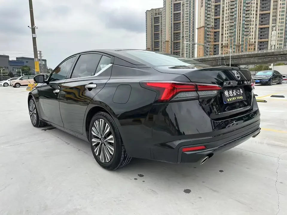 Nissan Altima Sound of nature 2022 2.0L XL-TLS Enjoy Edition 2023 — thumbnail 2