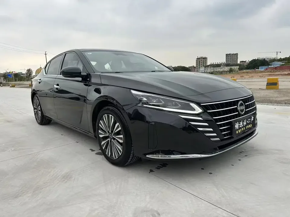Nissan Altima Sound of nature 2022 2.0L XL-TLS Enjoy Edition 2023 — thumbnail 3