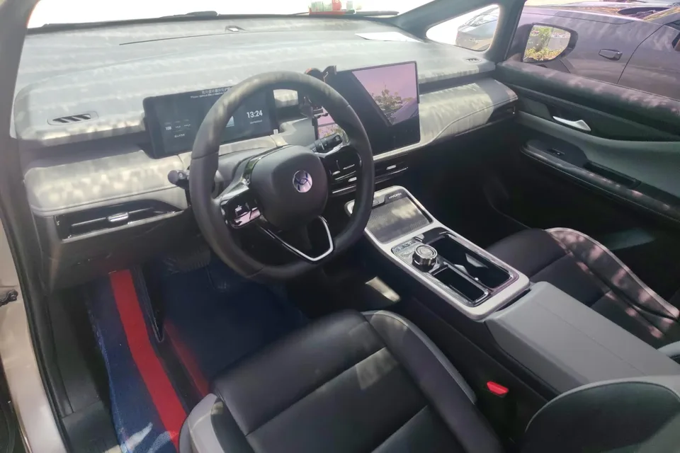 HYCAN Hechuang Z03 Hechuang Z03 2022 620 Cool Edition 76.8kWh 2023 — thumbnail 4