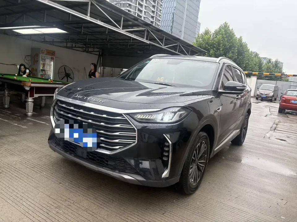 Jetour Jietu X70 PLUS Jietu X70 PLUS 2023 1.5T DCT Brave PLUS 5-seater 2023 — photo 1, buy with delivery to Moscow