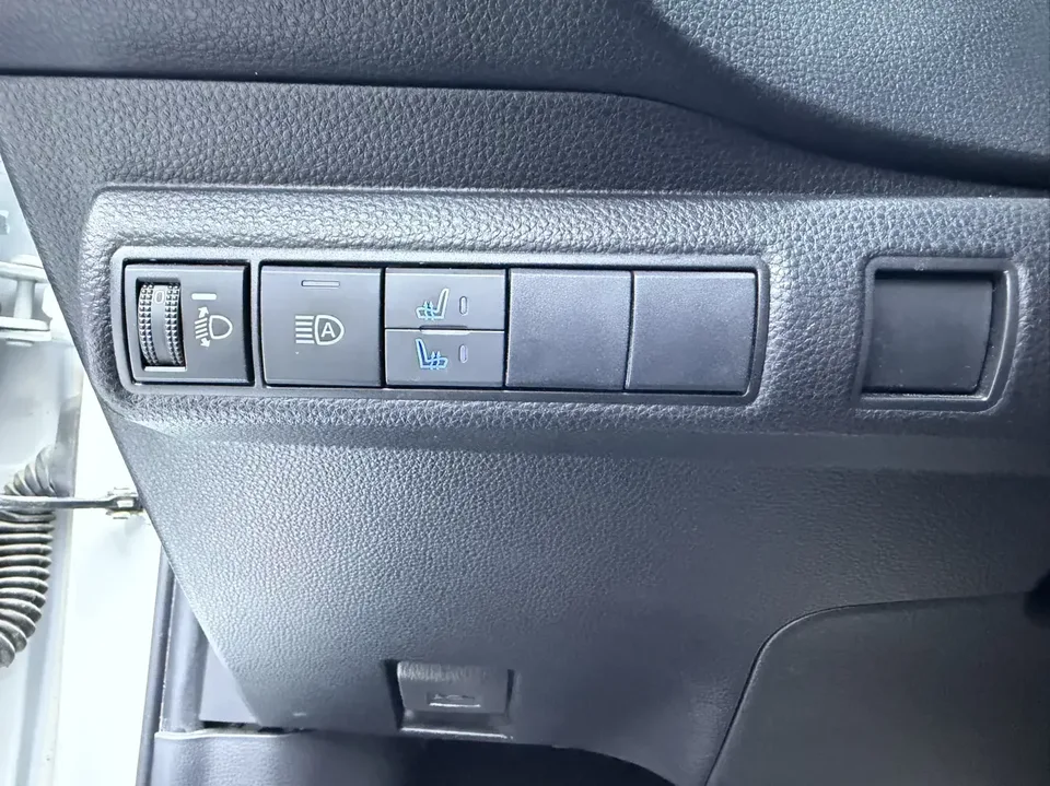 Toyota Levin Lei Ling 2022 185T CVT Deluxe Edition 2022 — миниатюра 3