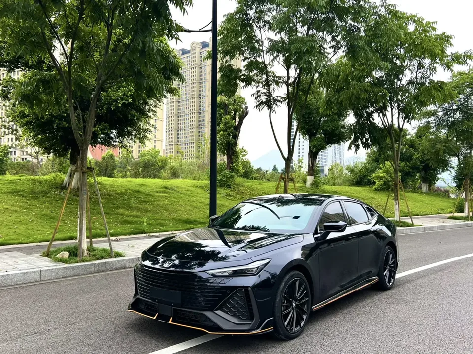 Changan UNI-V Changan UNI-V 2023 2.0T Fusion Edition 2024 — photo 1, buy with delivery to Moscow