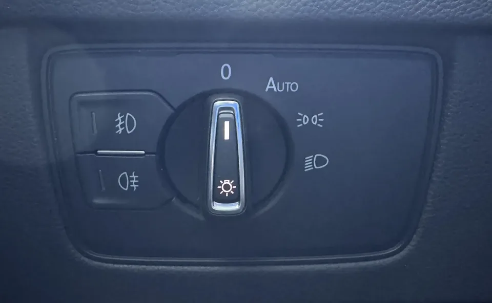 Volkswagen Magotan Magotan 2023 2 millionth anniversary edition 280TSI DSG comfort model 2023 — thumbnail 4