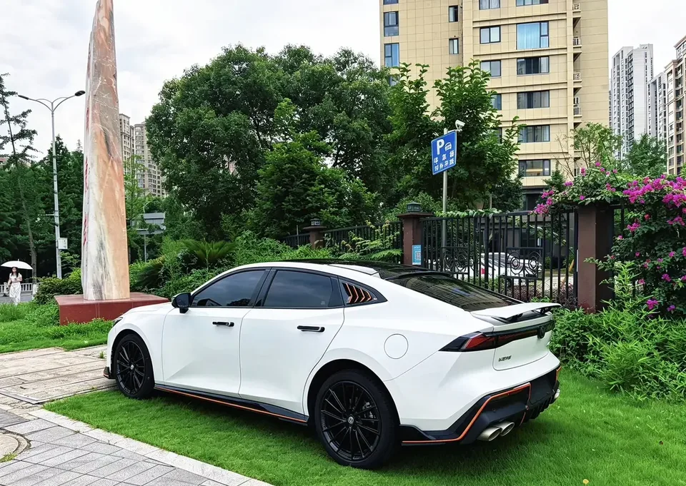 Changan UNI-V Changan UNI-V 2023 1.5T Sports Edition 2024 — thumbnail 2