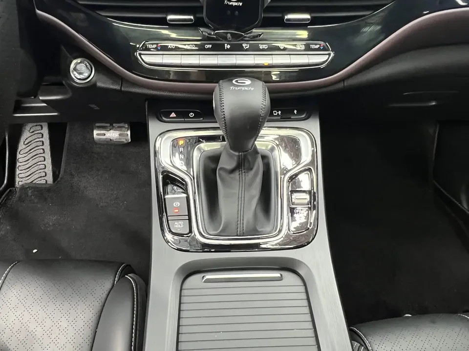 GAC Trumpchi M6 Trumpchi M6 2021 270T Automatic Deluxe Edition 7 Seaters 2022 — thumbnail 2