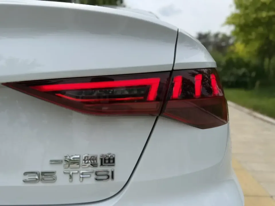 Audi A3 Audi A3 2022 A3L Limousine 35 TFSI Stylish Sports 2022 — миниатюра 3