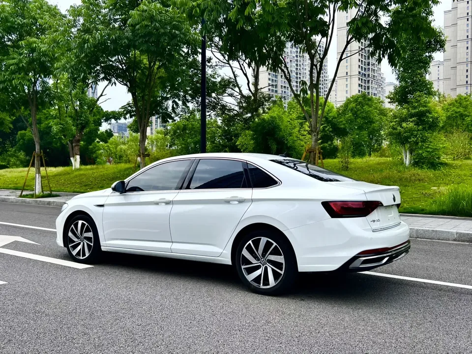 Volkswagen Sagitar Sagitar 2023 200TSI DSG Flying Edition 2023 — thumbnail 2