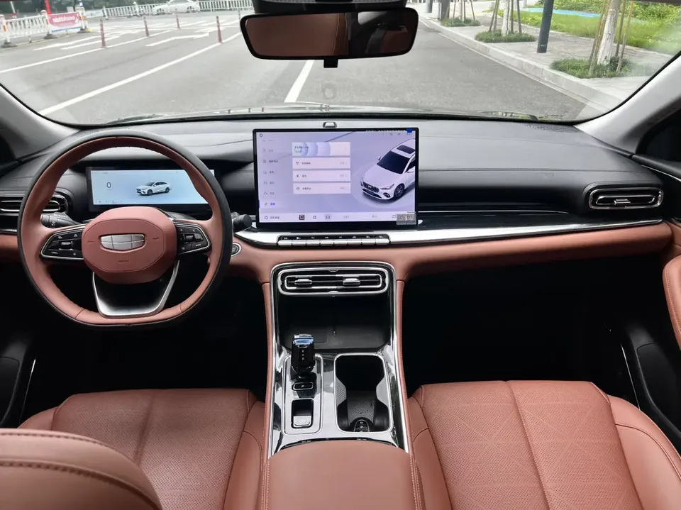 Geely Emgrand emgrand 2026 5th Generation 1.5T DCT Flagship Model 2025 — thumbnail 3