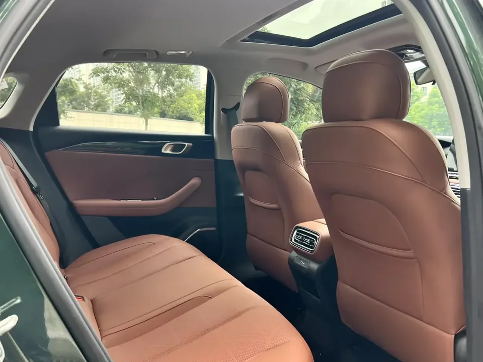 Geely Emgrand emgrand 2026 5th Generation 1.5T DCT Flagship Model 2025 — thumbnail 4