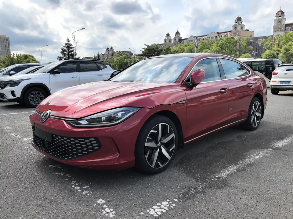 Volkswagen Lamando Lingdu 2022 Lingdu L 280TSI DSG Cool Edition 2023 — photo 1, buy with delivery to Moscow