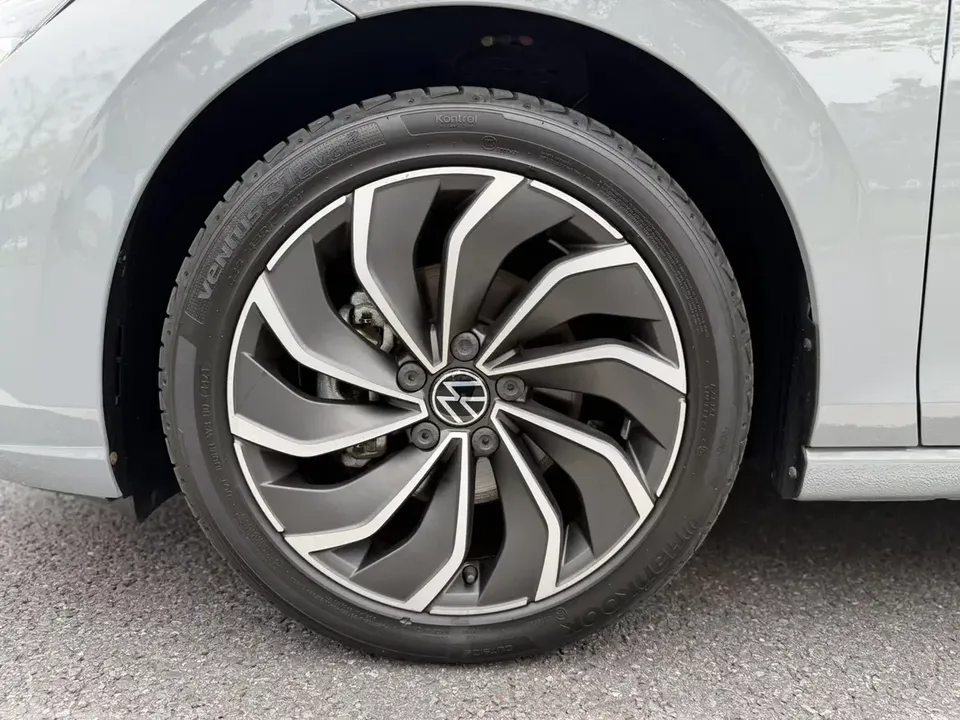 Volkswagen Golf golf 2021 280TSI DSG 30th Anniversary Edition 2022 — thumbnail 3