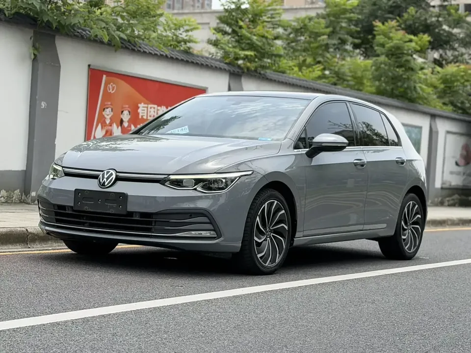 Volkswagen Golf golf 2021 280TSI DSG 30th Anniversary Edition 2022 — photo 1, buy with delivery to Moscow