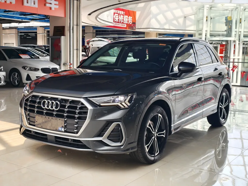 Audi Q3 Audi Q3 2022 35 TFSI Stylish and Elegant 2023 — photo 1, buy with delivery to Moscow
