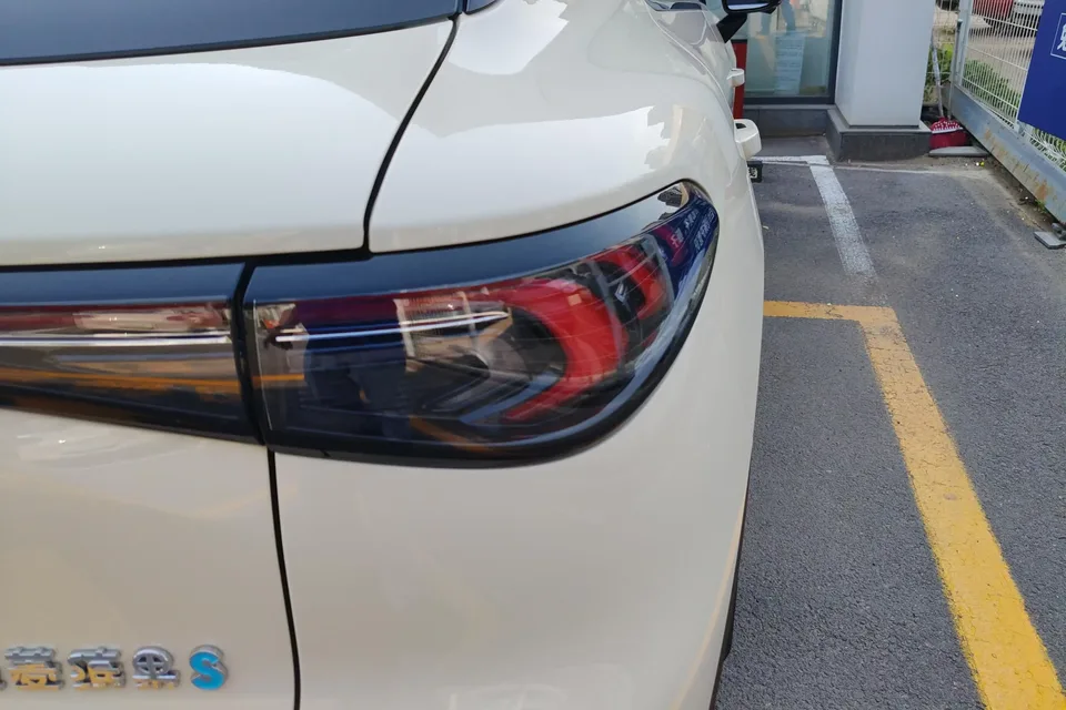 Wuling Bingo S Bingo S 2025 430km Flagship Model 2025 — thumbnail 2