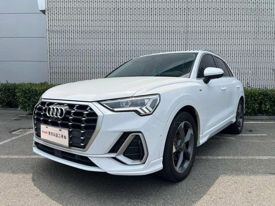 Audi Q3 Audi Q3 2022 35 TFSI Stylish Dynamic 2023 — photo 1, buy with delivery to Moscow