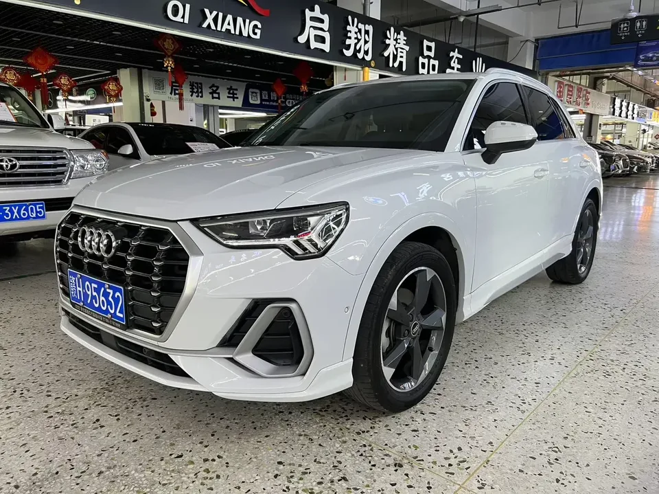 Audi Q3 Audi Q3 2022 35 TFSI Stylish Dynamic 2022 — photo 1, buy with delivery to Moscow