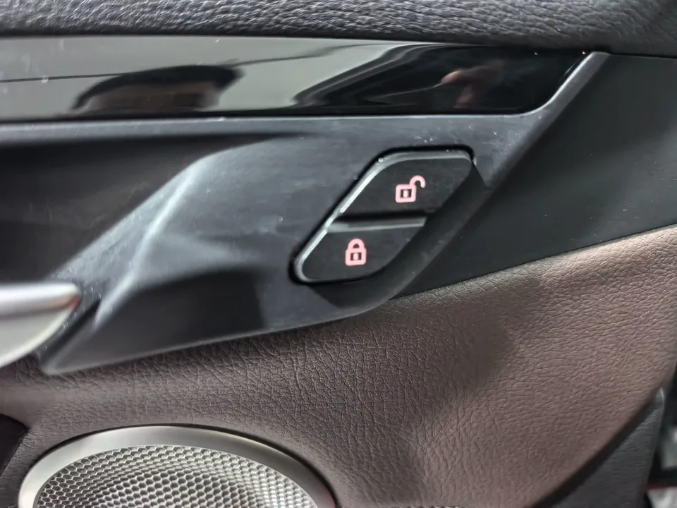 BMW X1 BMW X1 2022 sDrive20Li Fashion 2023 — thumbnail 3