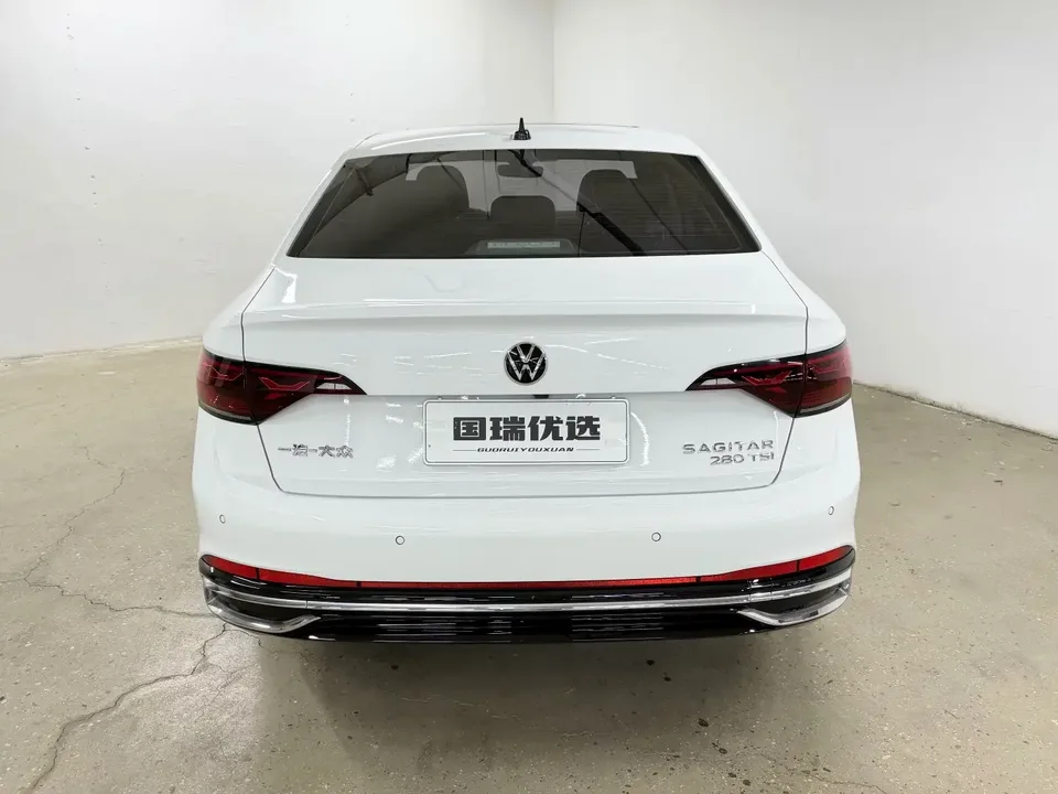 Volkswagen Sagitar Sagitar 2023 280TSI DSG Beyond Edition Plus 2022 — thumbnail 2