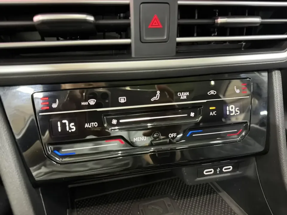 Volkswagen Sagitar Sagitar 2023 280TSI DSG Beyond Edition Plus 2022 — thumbnail 3