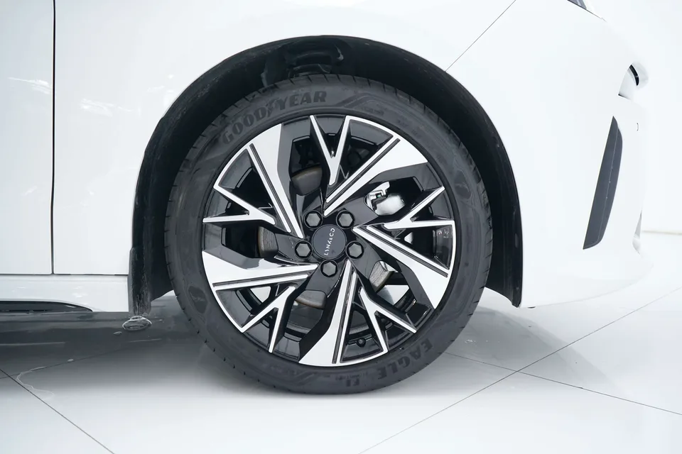 Lynk & Co 03 Lynk & Co 03 2026 1.5TD DCT Halo 2026 — thumbnail 4