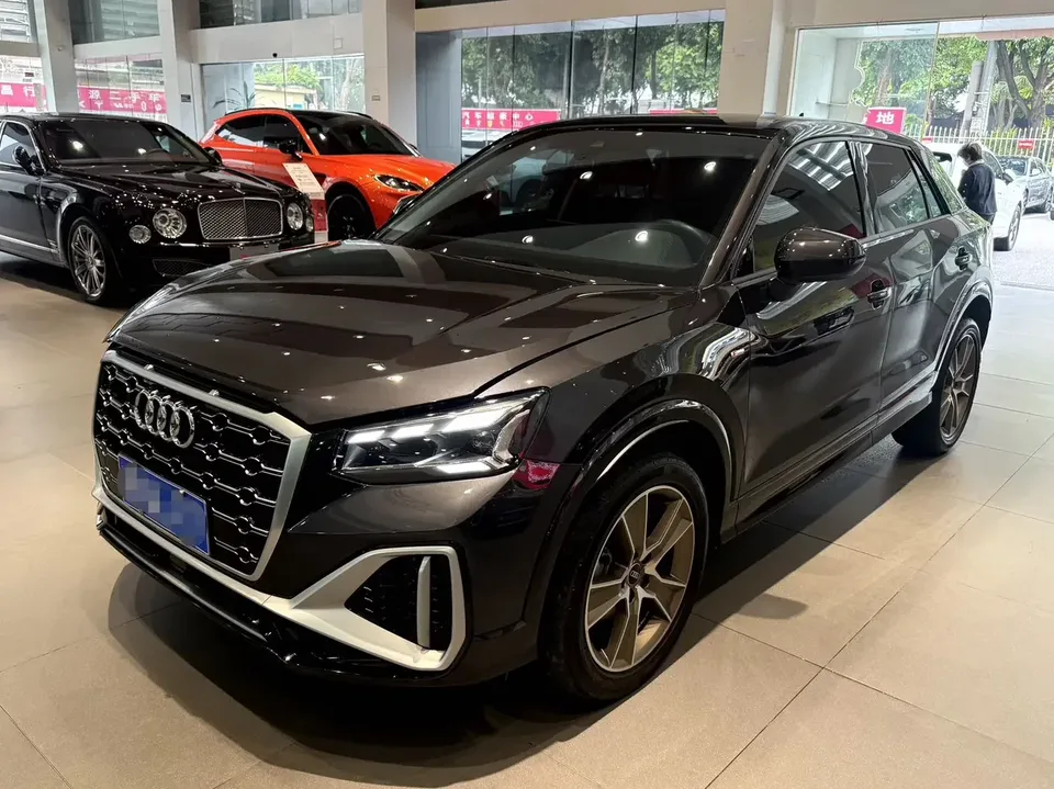 Audi Q2L Audi Q2L 2022 35 TFSI Stylish Dynamic 2022 — фото 1, купить с доставкой в Москву