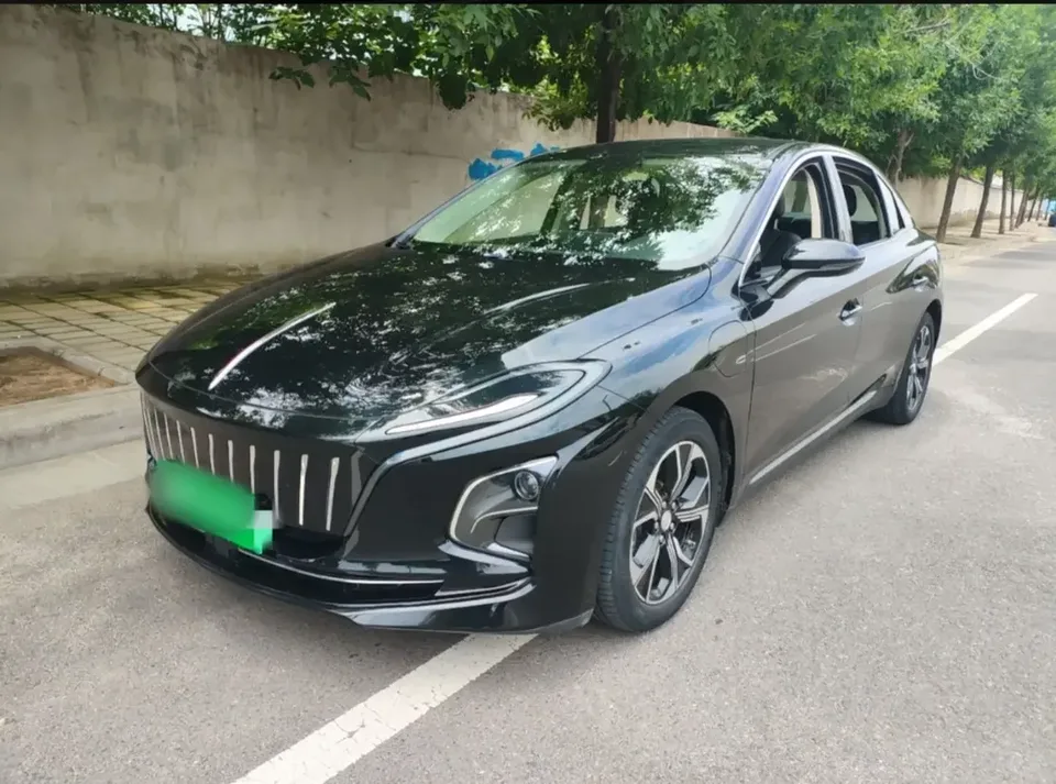 Hongqi E-QM5 Hongqi E-QM5 2023 Modified basic travel version 2024 — photo 1, buy with delivery to Moscow