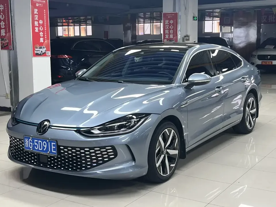 Volkswagen Lamando Lingdu 2022 Lingdu L 280TSI DSG Cool Edition 2022 — photo 1, buy with delivery to Moscow