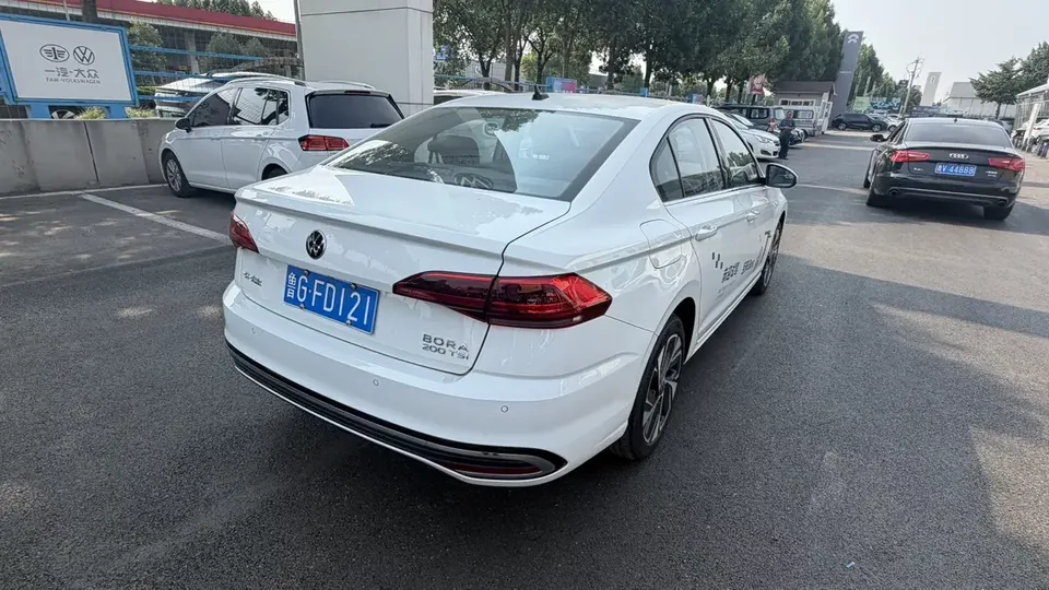 Volkswagen Bora Bora 2023 200TSI DSG Intelligent Driving PRO Edition 2024 — thumbnail 2