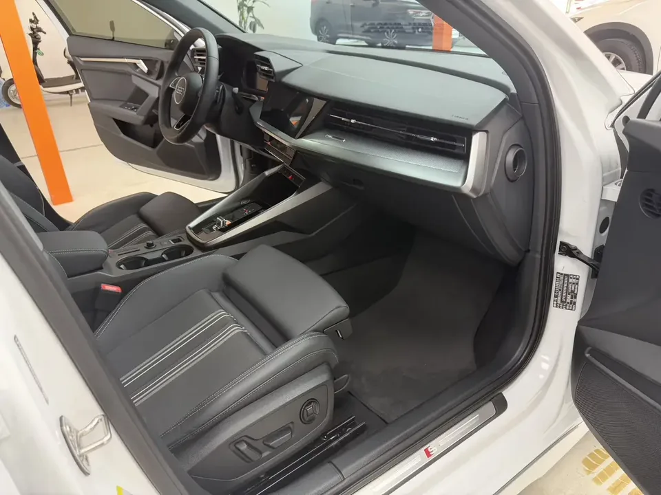Audi A3 Audi A3 2023 Sportback 35 TFSI Stylish and sporty 2023 — thumbnail 3