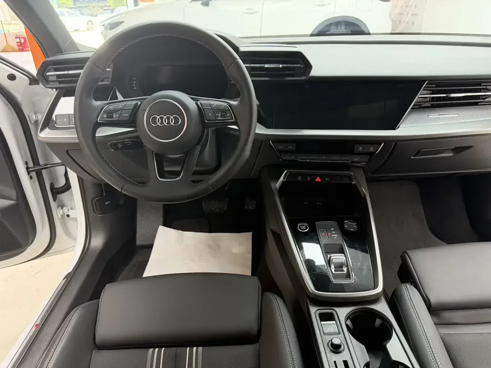 Audi A3 Audi A3 2023 Sportback 35 TFSI Stylish and sporty 2023 — thumbnail 4
